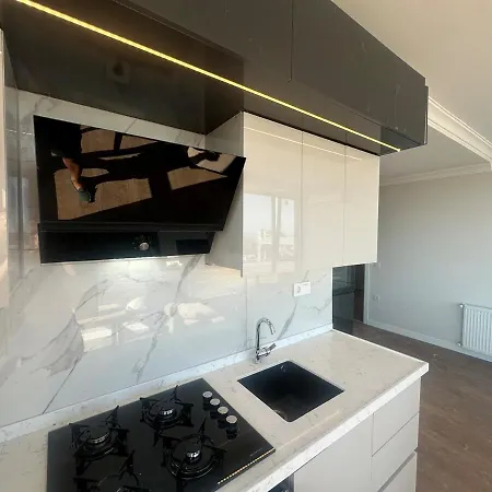 Air-conditioned Brand-new With Natural Gas Heating
