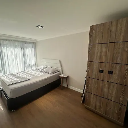 Apartment Air-conditioned Brand-new With Natural Gas Heating *