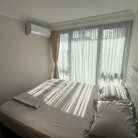Apartment Air-conditioned Brand-new With Natural Gas Heating *